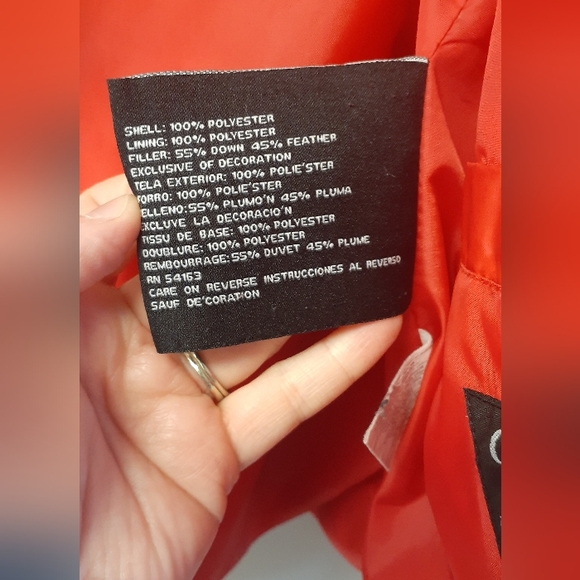 Bright red Guess puffer jacket - size large - Picture 5 of 7